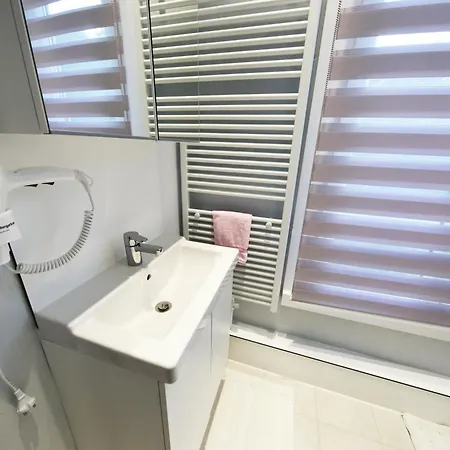 Astrid's Place By Ardenne Places * ספא