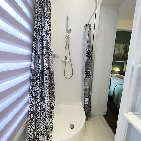 Astrid's Place By Ardenne Places Апартаменты *