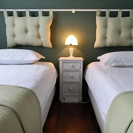 Astrid's Place By Ardenne Places דירה ספא