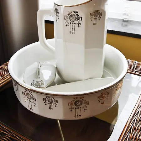 Astrid's Place By Ardenne Places דירה