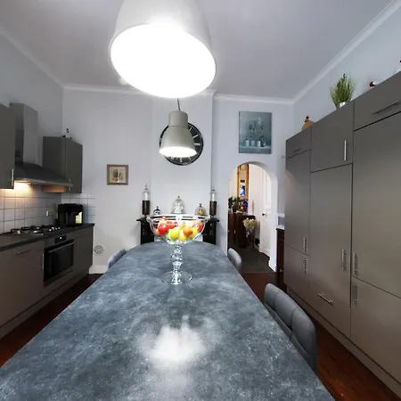 Astrid's Place By Ardenne Places דירה ספא